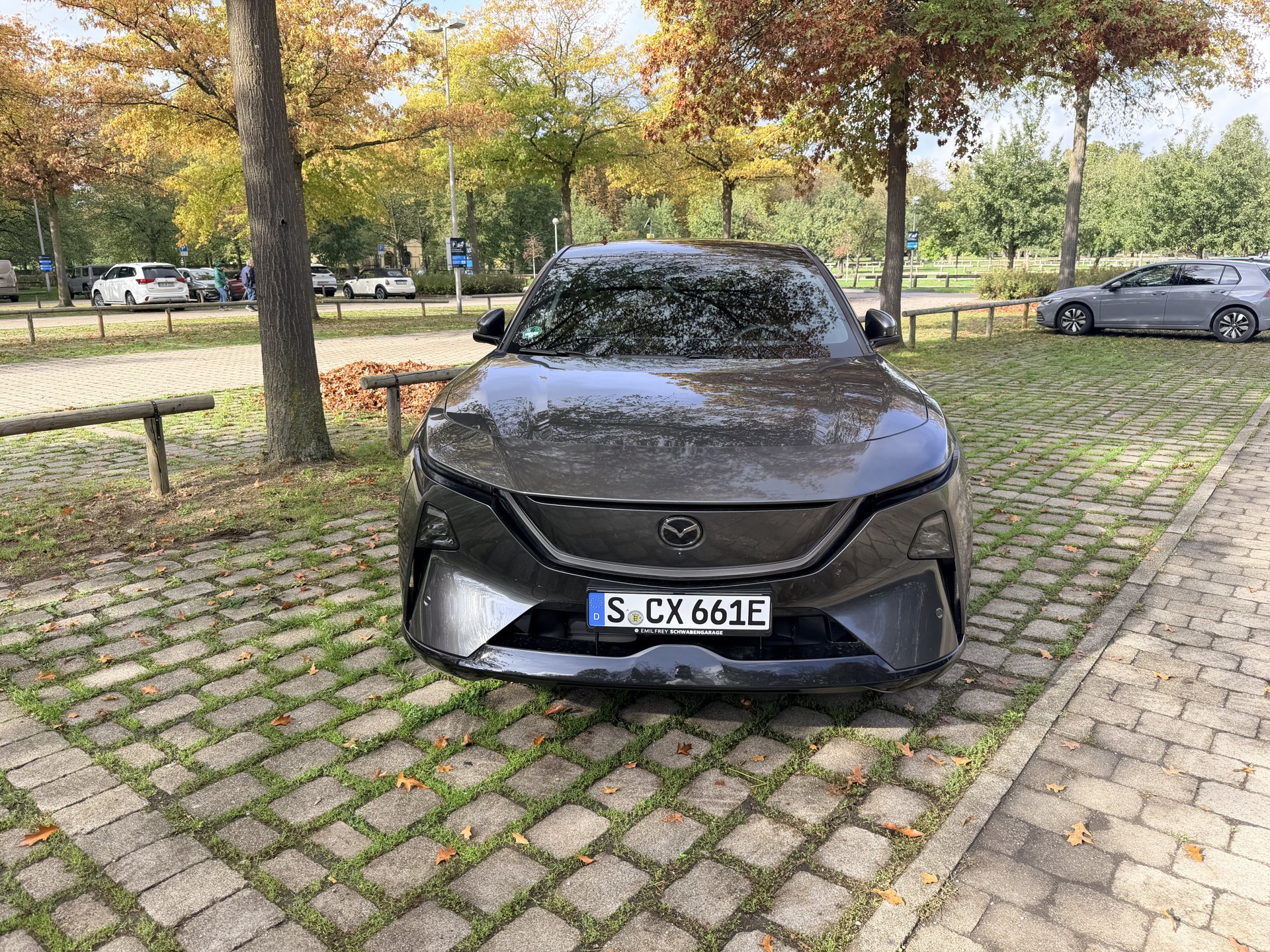 Mazda CX-6e von vorne